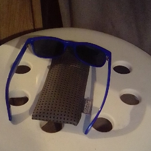 Kid's Ray-Ban Blue Sunglasses - Picture 3 of 3